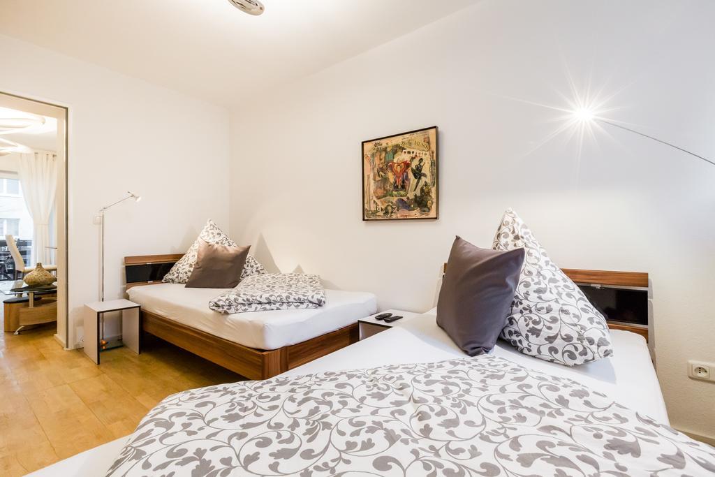 Ferien Und Messewohnug Apartment โคโลญ ภายนอก รูปภาพ